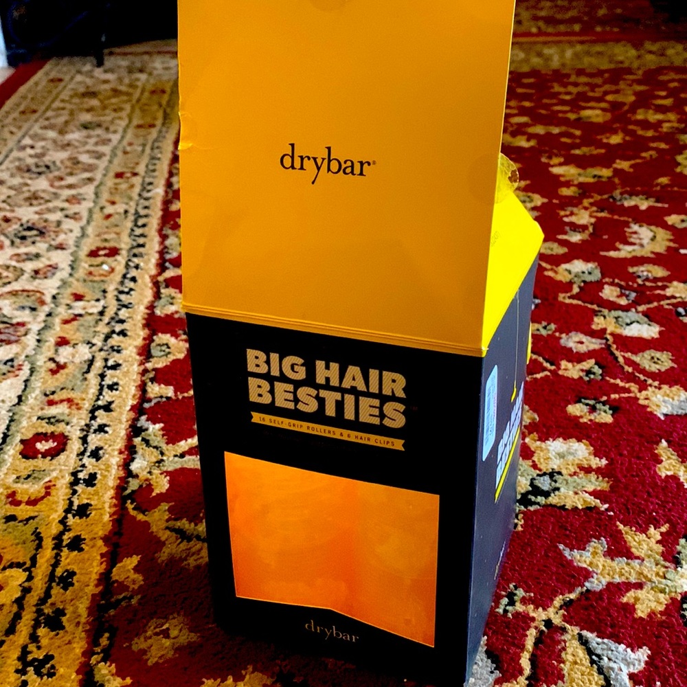 Drybar self grip rollers and clips